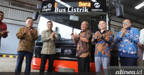 Grup Bakrie Tambah 22 Armada Bus Listrik Transjakarta