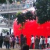 Balon gas raksasa meledak: Dari puluhan luka-luka, hingga model menggugat Telkomsel
