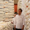 Jokowi tugaskan Bapanas dan Bulog salurkan beras bantuan pangan tahap II 