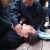 Risiko oposisi di Korea Selatan: Lee Jae-myung ditikam saat acara di Busan