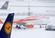 Badai salju kacaukan transportasi dan aktivitas warga Eropa