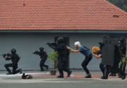 Ditangkap Densus, terduga teroris Pekanbaru dikenal ramah dan penolong