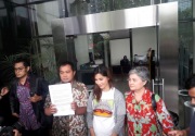 Serahkan bukti, MAKI dan Nadia Mulya desak KPK lanjutkan kasus Century