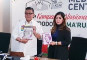 Samakan Ratna dengan Cut Nyak Dien, Hanum Rais dihadiahi buku sejarah SMP