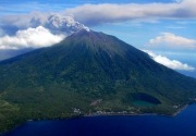Menyusul Soputan, Gunung Gamalama di Ternate erupsi