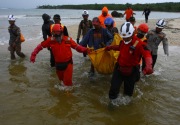 Pencarian korban tsunami terkendala gelombang tinggi