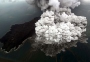 Penyebab Anak Krakatau naik status ke level siaga