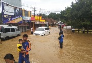 Jalan Labuan-Carita digenangi banjir 