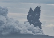 PVMBG: Erupsi Gunung Anak Krakatau berhenti