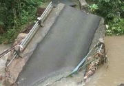 Jembatan ambruk, 4 desa di Pandeglang terancam terisolir