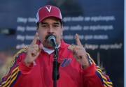 Presiden Venezuela dan orang dekatnya dilarang masuk Peru