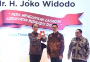 Jokowi terima medali kemerdekaan pers
