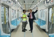 Menjajal kereta MRT bersama duta besar Uni Eropa