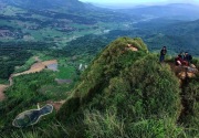Menapak keindahan si mungil Gunung Batu Jonggol