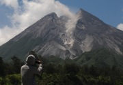 Gunung teraktif, Merapi berstatus waspada level 2
