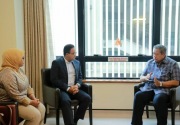 Anies Baswedan besuk Ani Yudhoyono di Singapura