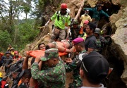 Tim SAR kesulitan evakuasi korban longsor tambang emas di Sulut