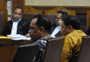 Mantan Bupati dan Ketua DPRD Kepulauan Sula dituntut 12 dan 8 tahun penjara