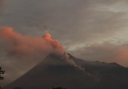 Tiga gunung meletus, masyarakat diimbau tidak panik