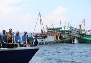 Pemusnahan kapal pelaku illegal fishing berdampak positif