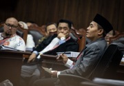 Saksi Jokowi dicecar soal gaji, Yusril: Tak relevan sama sekali