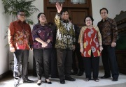 Mega-Prabowo: Diplomasi nasi goreng dan kelapa muda