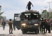 TNI dan Polri kejar 4 anggota KKB yang kabur saat baku tembak