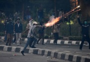 Demo pelajar STM di DPR beringas, motor dibakar