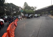Pengalihan arus lalu lintas saat unjuk rasa di depan Gedung DPR 