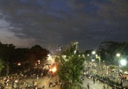 Demo di DPR, mahasiswa-polisi bentrok hingga rusuh