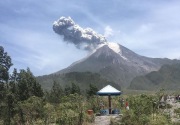 Dua desa Magelang diguyur hujan abu akibat letusan Gunung Merapi