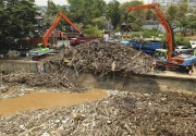 Sampah sungai di Jakarta Barat capai 65,66 ton