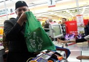Asosiasi pusat belanja desak Anies revisi larangan kantong plastik