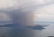 Gunung Taal erupsi, KBRI Manila imbau WNI waspada