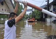 Intensitas hujan tinggi, sejumlah pintu air Jakarta siaga satu
