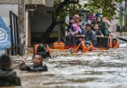 Sebagian dari 1.900 korban banjir Cipinang Melayu kembali dari pengungsian