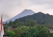 Gunung Merapi kembali erupsi, status masih waspada