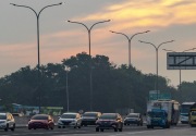 Ratusan kendaraan dari Jakarta menuju Sumatera diminta putar balik
