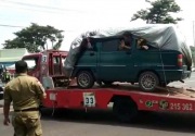 Petugas gagalkan pemudik yang diangkut truk towing