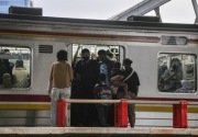 Cegah Covid-19, NasDem Jakarta tolak wacana penyetopan KRL