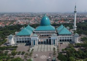 Izin salat Id di Masjid Al Akbar Surabaya tuai kritik