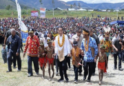 Rapat Paripurna DPR,  Marthen Douw sampaikan tuntutan rakyat Papua soal otsus
