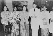 Menelisik modernitas dan kecantikan perempuan era Sukarno