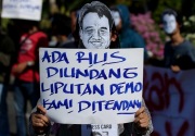 Polisi didesak bebaskan jurnalis yang meliput demo tolak UU Ciptaker