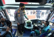 Korlantas sidak pengemudi bus di Terminal Kampung Rambutan