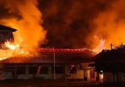 Kembali berulah, KKB bakar gedung sekolah dan puskesmas
