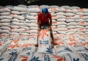 Menko PMK: Bansos menggunakan beras produksi lokal