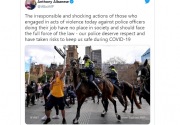 Demonstran yang pukul kuda polisi menolak dites Covid
