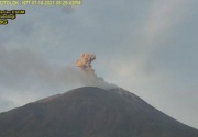 Erupsi hingga 26 Kali per hari, Gunung Api Ile Lewotolok  berstatus waspada 