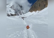 Rustam , pria disabilitas pertama yang taklukkan gunung tertinggi ke-8 dunia